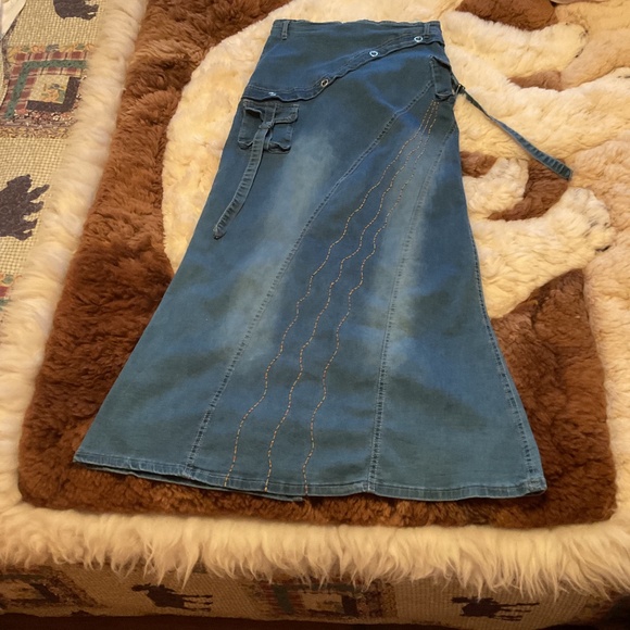 Dresses & Skirts - Denim skirt